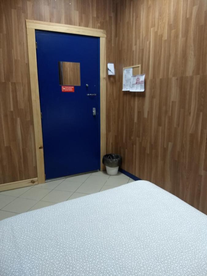 Melaya Budget Hostel Faro Exterior photo